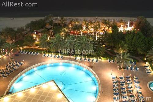 Oasis Beach Hotel 6